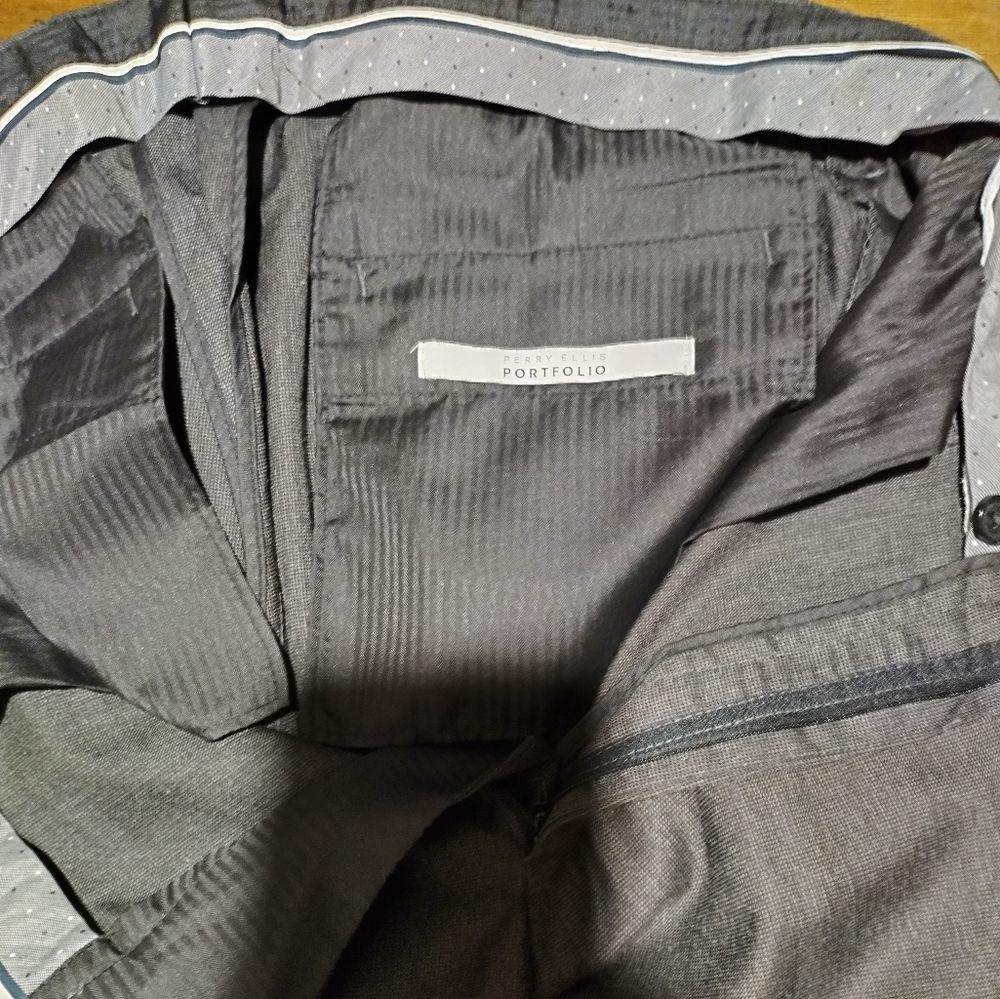 Perry Ellis portfolio - Picture 3 of 3